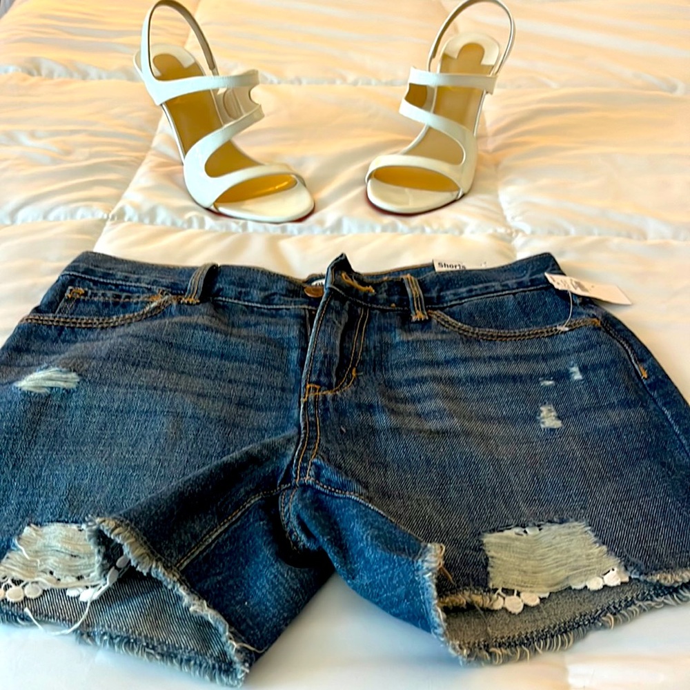 Shorts size 14 girls 👧 old navy blue